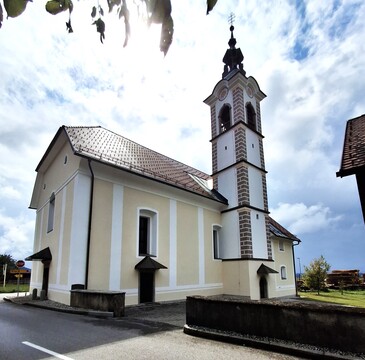 Podružnična cerkev s. Nikolaja v Dvorjah_1